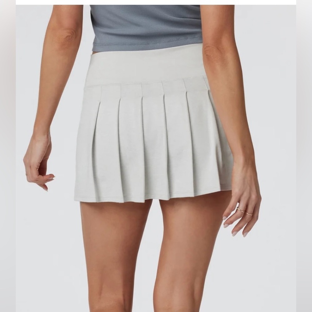 Vuori Women's Halo Performance Skirt Sz XL Salt Heather Color - Picture 2 of 12